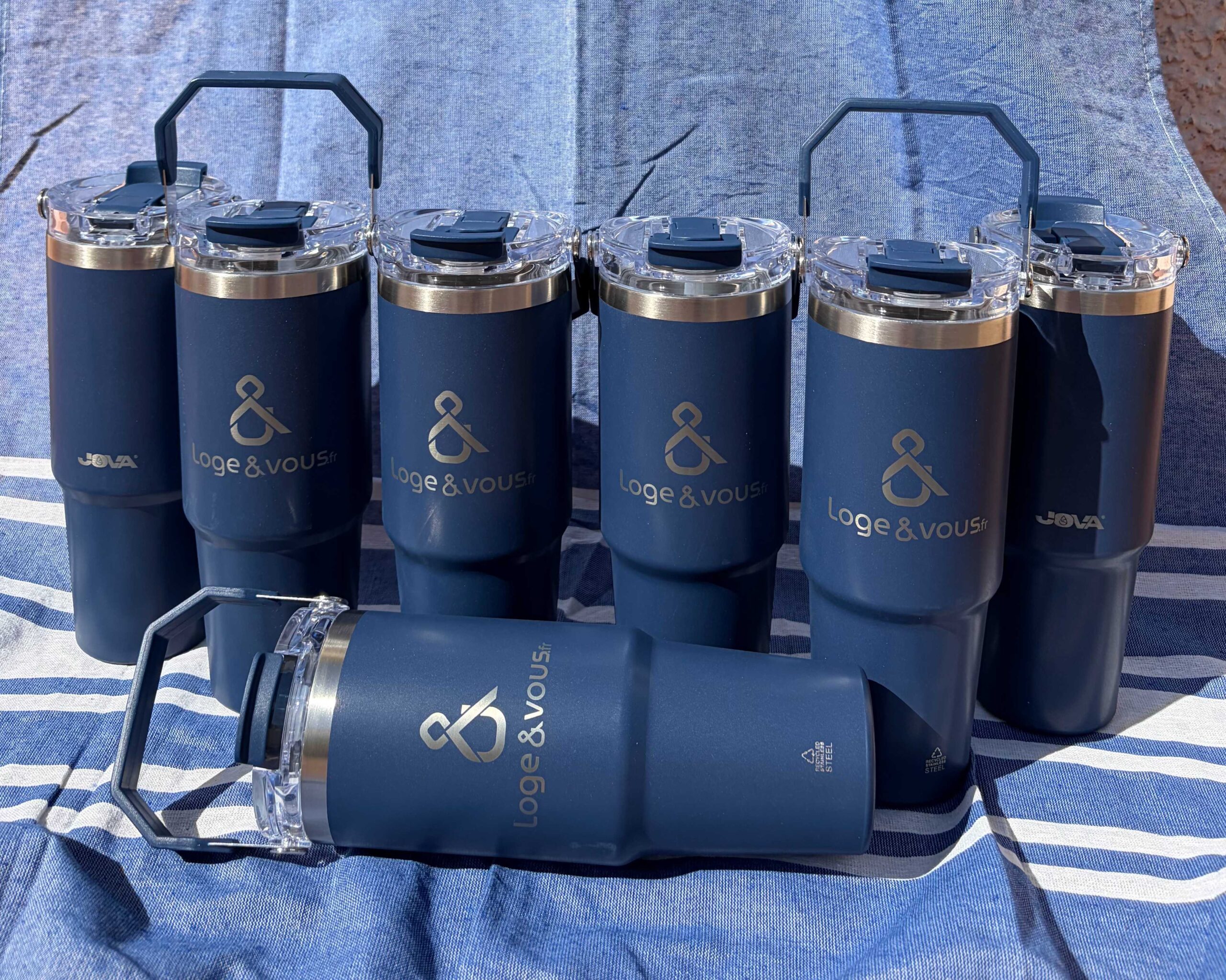 Gourdes Thalassa V2 Navy gravure laser dorée logo Loge et Vous
